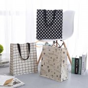 本厂承接箱包外发加工，本厂有十五六个车位