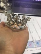 找有【如图】钢模的厂家，专业生产生日皇冠