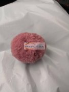 如图产品外发，寻找缝毛球的手工加工厂，有