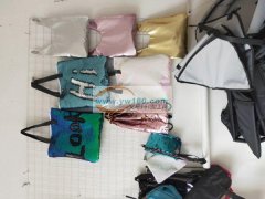 本厂目前有十五个人，从事箱包行业多年，专