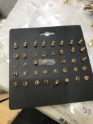 求购如图耳钉，现货最好，质量可靠，价格优