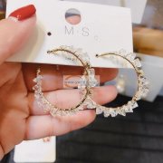 承接手工活，挂圈，打胶枪，焊锡，穿水晶钻