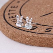 寻找饰品小耳钉手工点钻，