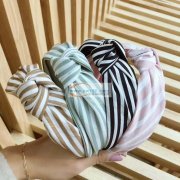 长期有手工活打胶枪。系耳朵。扎蝴蝶结外发