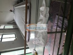 本厂专业生产各种品牌服装加工，全新的机器