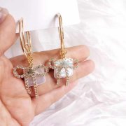 有大量订单外发，寻找类似高档内销耳环工厂