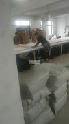 找合作伙伴一名，要求:能提供20多人的活