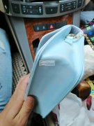 【量大】找专业做这种女土单肩包的工厂，要