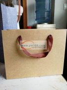 承接来料加工各种纸质类手提袋，保证质量，