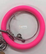 寻找能做如图硅胶手环的厂家，有点粗，现货