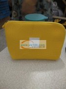 本厂现有生产团队56人，主要生产化妆包，