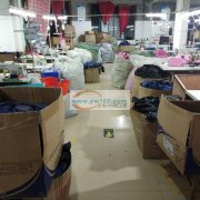 本厂箱包厂现有车工56位，专业生产化妆包