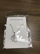 本厂现有项链外发包装，如图，找童店附近包