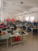 金华人在喀什地区有2000人服装加工厂，