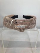 有单外发，如图，找专业做发饰的工厂，类似