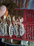 现寻能做如图这种款式的耳环的厂家，要求质