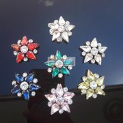 本厂专业承接鞋花，耳钉，弯针挂圈类手工活