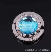 寻找如图这款挂钩包，带小钻，品质要好，数