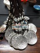 本厂常年承接各类手工活，专业编织，挂圈弯