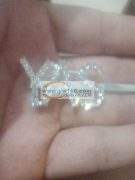 拥有全自动点钻机3台，合金饰品，胸针，大