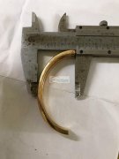 找压铸的，手镯有模具的联系