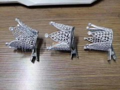 寻找做如图压铸皇冠的工厂，量大，可以长期