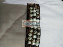 本厂承接各种服饰加工:头饰:围巾:帽子: