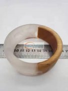 找做如图同款树脂手镯的厂家，要求质量好的