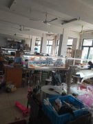 本厂承接各种饰品点钻加工，包括机器点钻、