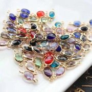 如图，包边外发，找水晶玻璃五金包边加工厂