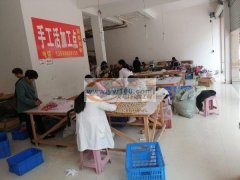 承接手工活，义乌东阳区域。挂圈，粘胶，组