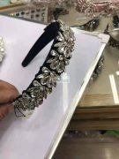 如图，头扣外发加工，找能做这几款头扣的工