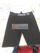 本厂专业承接服装加工。各种打底裤，皮裤，