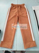 本厂专业承接服装加工。各种打底裤，皮裤，