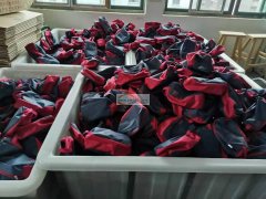 本厂专业生产加工化妆包 冰雹 书包 背包 手提袋 现在有空可