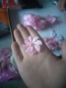 承接各种手工饰品加工，绕线包腰，针缝布花