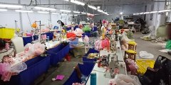 承接各种毛绒玩具公仔、工艺品、公仔裙等。