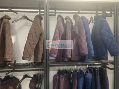 大量求购图中服装，寻找有货的厂家，有现货