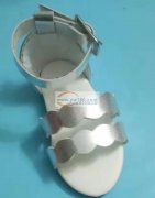 寻找美国娃娃小鞋子的工厂， 一