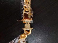 如图，寻找图中手链项链弹片，谁家有这个手