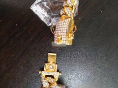 如图，寻找图中手链项链弹片，谁家有这个手