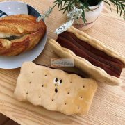 如图，笔袋外发加工，找能做这款笔袋的加工