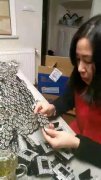 《专业点钻》承接各种各样的饰品：手工点钻