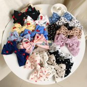 有没有卖蝴蝶结大肠圈头饰布料的联系我，需