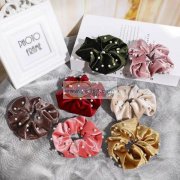 本厂承接头饰钉珠，围巾钉珠，袜子钉珠，帽