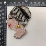 承接各类服饰辅料大量手工活产品加工，现有