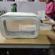 现货TPU化妆包黑，白二色，可定制。