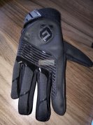 寻求手套加工厂，有做过类似手套的工厂请联系我