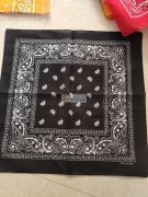 量大 现有方巾卷边外发 如图