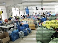 本厂承接各类服装加工，能做泳装，防晒衣、